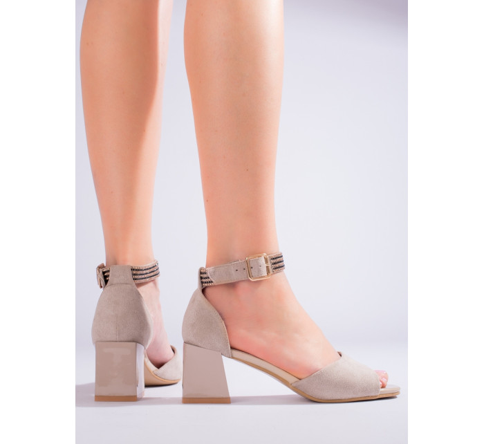 Pohodlné dámské hnědé  sandály na širokém podpatku