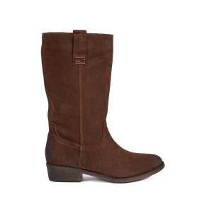 Klasické hnědé dámské  kozačky na širokém podpatku