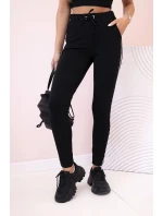 Dámské teplákové kalhoty s model 21154153 a šňůrkou v pase černé - K-Fashion