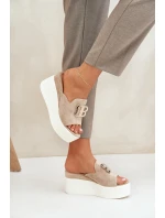 Sandály Na Platformě A Klínu S Ozdobou Béžové model 21682657 - Boto Sandály Na Platformě A Klínu S Ozdobou Béžové model 21682657 - Boto