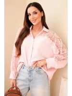 Dámská viskózová košile s krajkovými rukávy a límečkem pudrově růžová Dámská viskózová košile s krajkovými rukávy a límečkem pudrově růžová