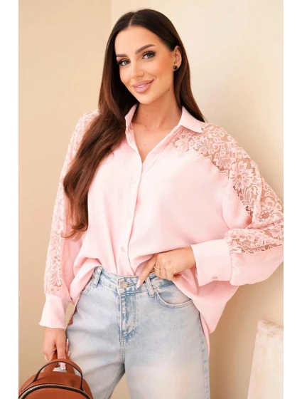 Dámská viskózová košile s krajkovými rukávy a límečkem pudrově růžová Dámská viskózová košile s krajkovými rukávy a límečkem pudrově růžová