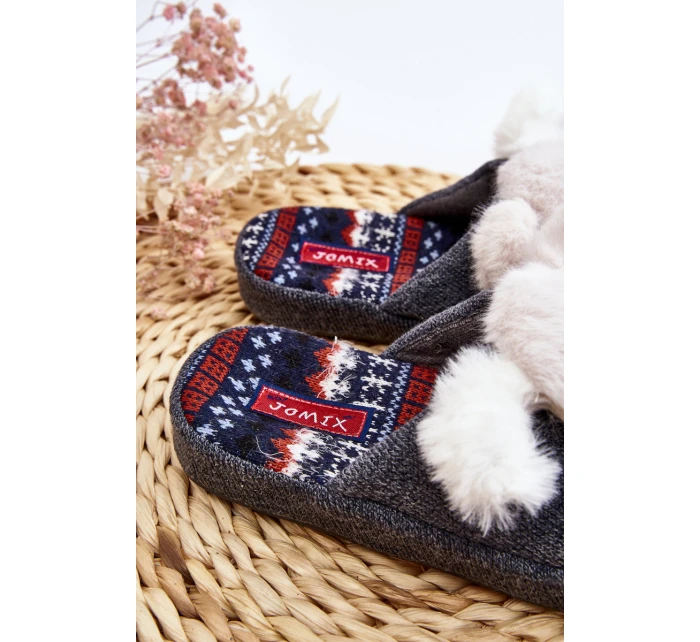 Dětské pantofle na tlusté podrážce se šedým medvídkem model 21641406 - Boto Dětské pantofle na tlusté podrážce se šedým medvídkem model 21641406 - Boto