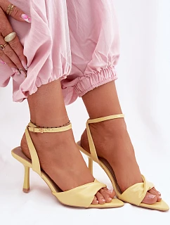 Dámské sandály na podpatku z eko kůže žluté Sedira