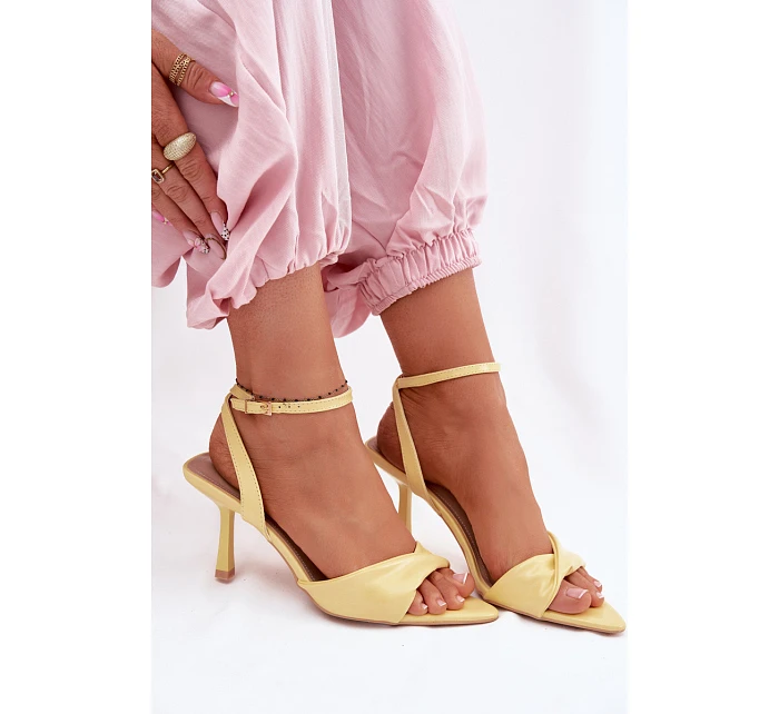 Dámské sandály na podpatku z eko kůže žluté model 22092099 - Boto