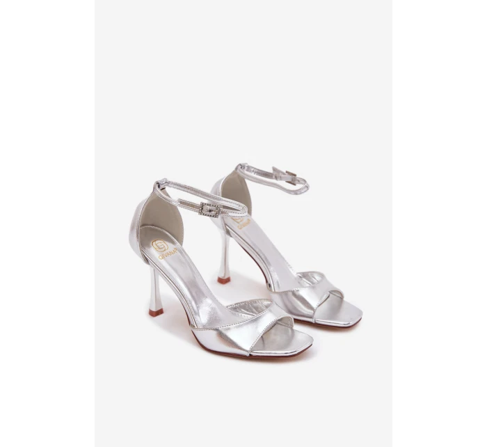 Dámské sandály na jehlovém podpatku - stříbrné Revella
