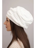 Dámská zimní čepice z vlny s ozdobným pletením a bílá model 21878093 - K-Fashion Dámská zimní čepice z vlny s ozdobným pletením a bílá model 21878093 - K-Fashion