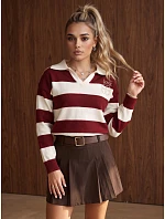Sweter damski z kołnierzykiem i haftem LOVE bordowy FashionStreet MY2658