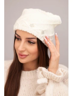 Dámská zimní čepice z vlny s ozdobnými a pleteným vzorem ecru model 21878061 - K-Fashion
