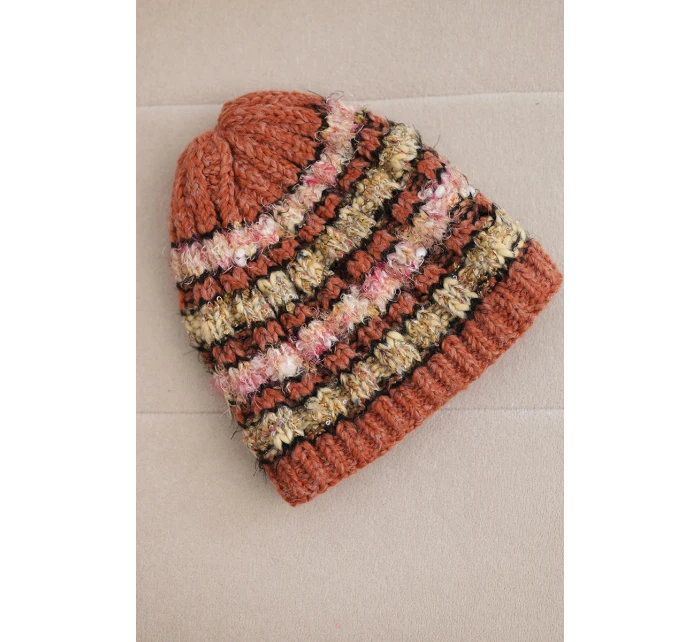 Dámská zimní vlněná čepice s ozdobnými krystalky K399 černá