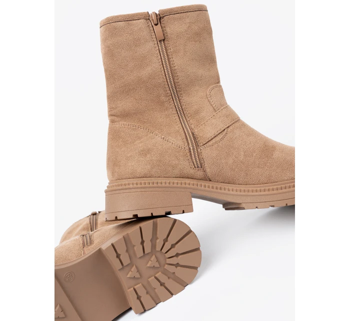 Výborné Karmelowy dámské kotníčkové boty na plochém podpatku Výborné Karmelowy dámské kotníčkové boty na plochém podpatku