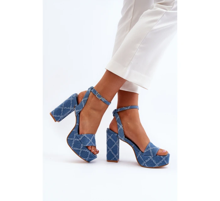 Džínové sandály na podpatku modré model 21649737 - Boto Džínové sandály na podpatku modré model 21649737 - Boto