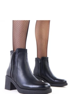 Boty na podpatku  model 218812 Solea