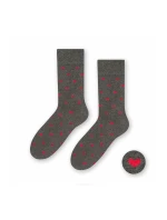 Vzorované pánské ponožky Steven art.136 Srdíčka