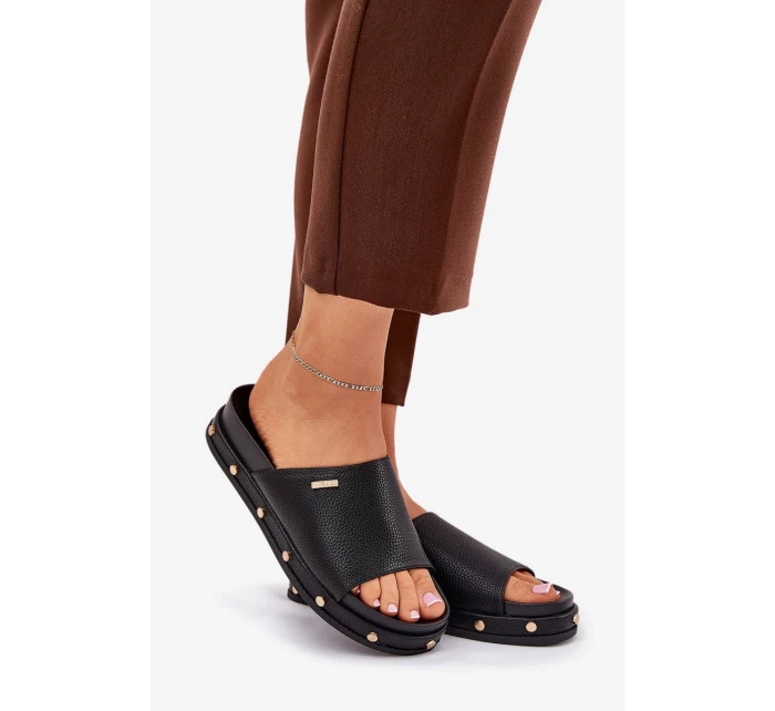 Dámské pantofle na platformě s cvočky Big Star – černé Dámské pantofle na platformě s cvočky Big Star – černé