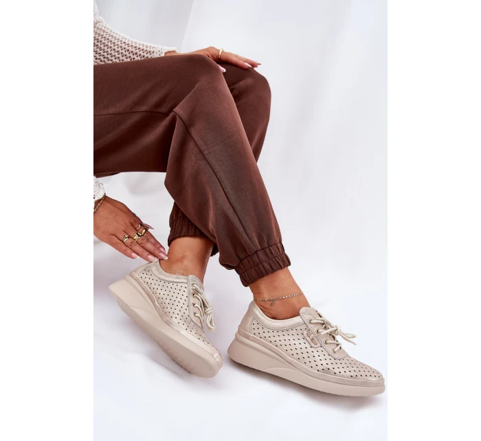 Dámské Kožené Sportovní Tenisky Zlaté model 21686723 - VINCEZA Dámské Kožené Sportovní Tenisky Zlaté model 21686723 - VINCEZA