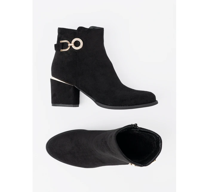 Jedinečné černé dámské  kotníčkové boty na širokém podpatku