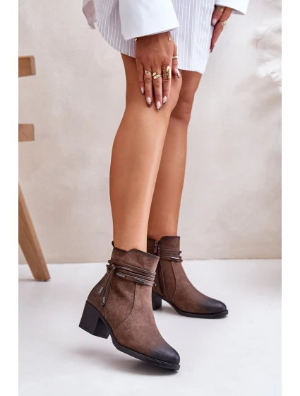 Dámské boty na podpatku z podšívkou hnědé model 21672425 - Boto Dámské boty na podpatku z podšívkou hnědé model 21672425 - Boto