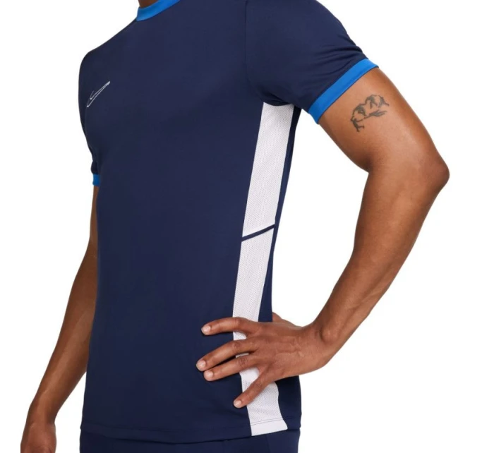 Nike Academy 25 SS Top M FZ9754-410 pánské tričko Nike Academy 25 SS Top M FZ9754-410 pánské tričko