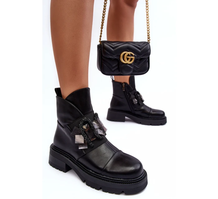 Boty Na Plochém Podpatku A Platformě Sztyblety Černé Linestta