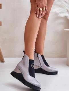 Lakované Kotníkové Boty Na Klínu Zateplené Šedé Vinceza 66703