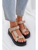 Zdobené sandály na platformě béžové model 21684501 - Boto Zdobené sandály na platformě béžové model 21684501 - Boto