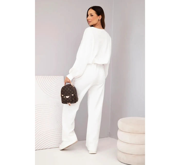 Dámský komplet máslo svetr s broží a kalhoty s rovnou nohavicí ecru