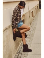 Zateplené dámské kotníkové boty s třásněmi a na ploché podrážce čokoládové model 21709285 - Boto Zateplené dámské kotníkové boty s třásněmi a na ploché podrážce čokoládové model 21709285 - Boto