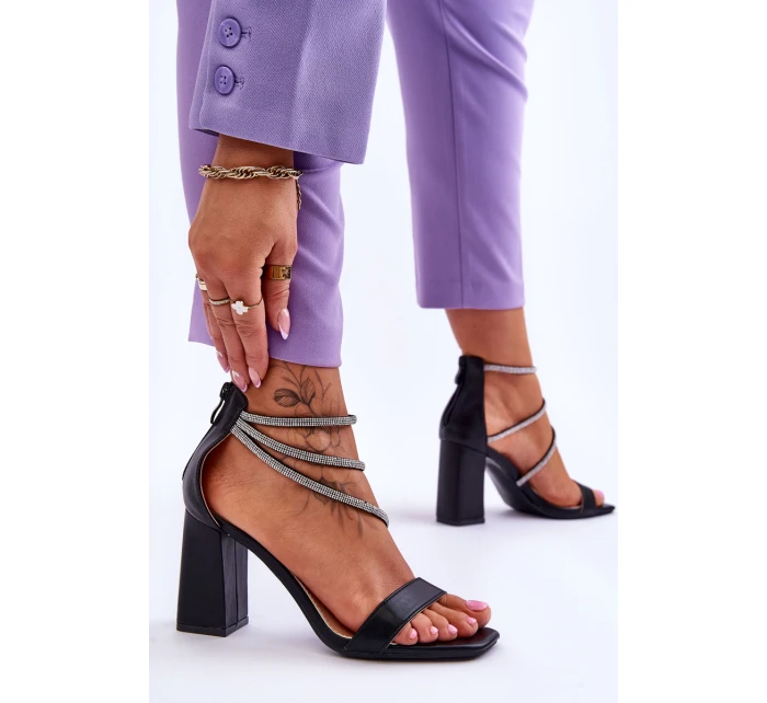 Módní sandály se zirkony černé model 21614475 - Boto Módní sandály se zirkony černé model 21614475 - Boto