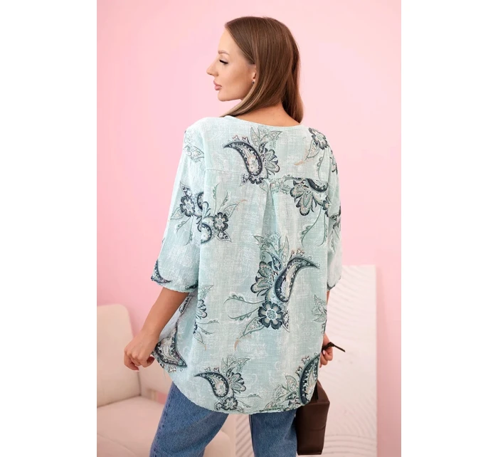 Dámská bavlněná blůza s ohrnutým rukávem a vzorem model 21202215 mátová - K-Fashion Dámská bavlněná blůza s ohrnutým rukávem a vzorem model 21202215 mátová - K-Fashion