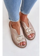 Kožené sandály na plochém podpatku s ozdobou model 21683142 Zlaté - Laura Messi