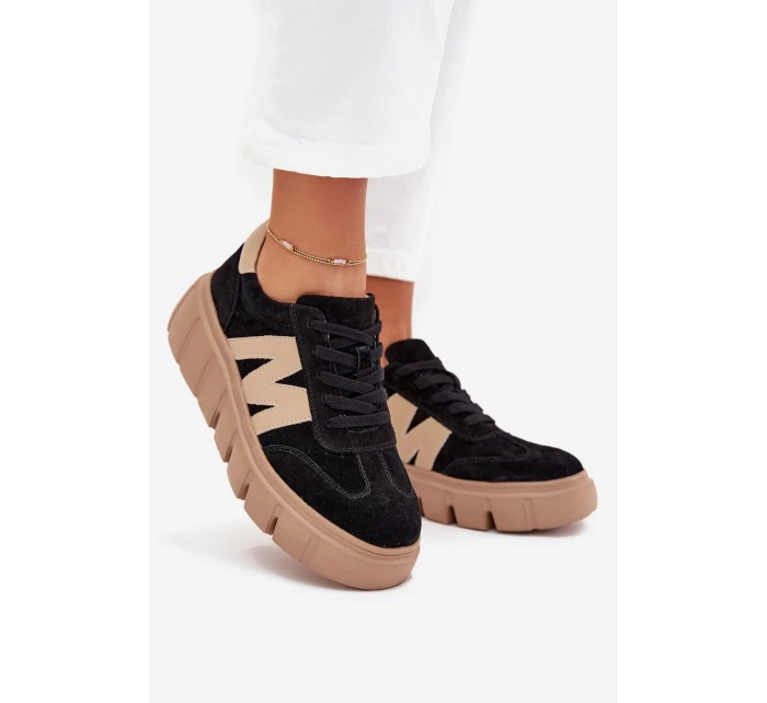 Dámské semišové sneakersy na platformě model 21704987 černé - VINCEZA Dámské semišové sneakersy na platformě model 21704987 černé - VINCEZA