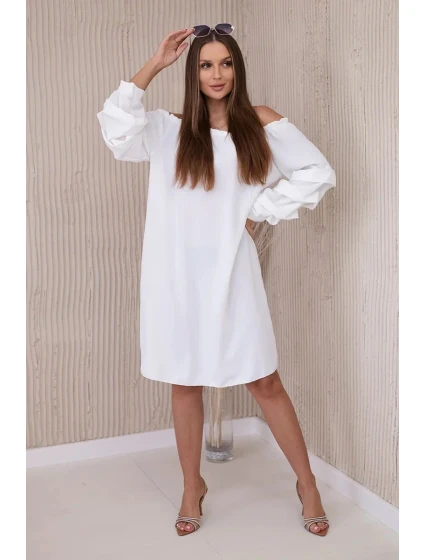 Španělské šaty s ozdobnými rukávy ecru Španělské šaty s ozdobnými rukávy ecru