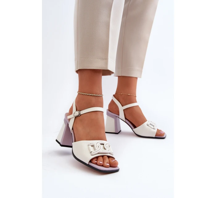 Elegantní sandály na podpatku s ozdobou bílé D&A MR38-156