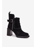 Kozačky z přírodního semiše na podpatku s přezkou model 21710345 Černé - VINCEZA