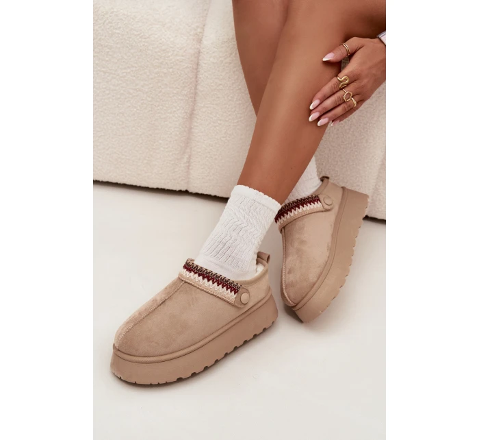 Dámské sněhule nízké s páskem a výšivkou na platformě světle béžové model 21708900 - Boto Dámské sněhule nízké s páskem a výšivkou na platformě světle béžové model 21708900 - Boto