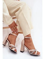 Dámské sandály na podpatku s platformou s páskem a kamínky Vinceza Béžové