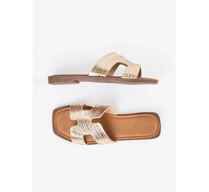 Módní nazouváky zlaté dámské na plochém podpatku Módní nazouváky zlaté dámské na plochém podpatku