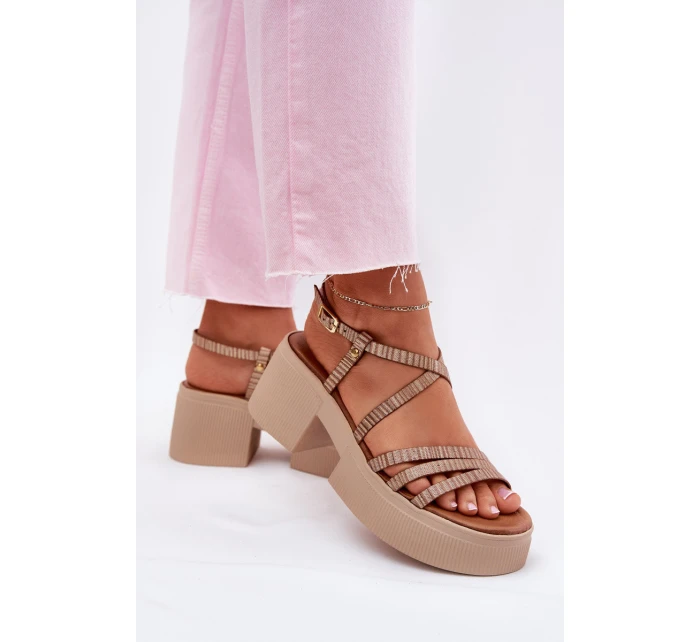 Dámské kožené sandály model 21701942 zlaté - Maciejka Dámské kožené sandály model 21701942 zlaté - Maciejka