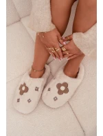 Dámské chlupaté papuče s květinami – béžové Selinne Dámské chlupaté papuče s květinami – béžové Selinne
