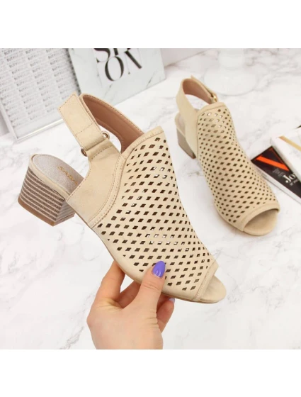 Dámské ažurové sandály béžové model 21904482 - Sabatina