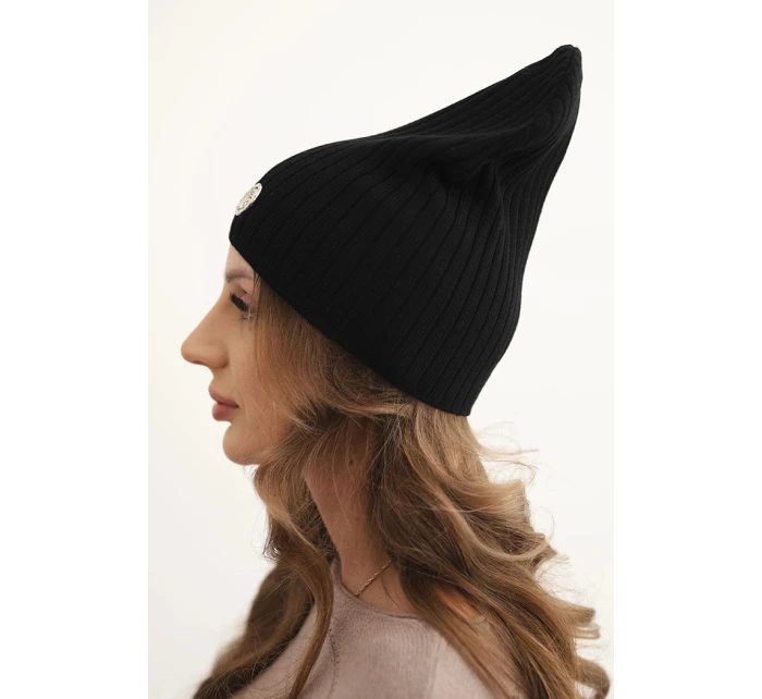 Dámská čepice s proužky a ozdobným knoflíkem s příměsí vlny a modalu černá Dámská čepice s proužky a ozdobným knoflíkem s příměsí vlny a modalu černá