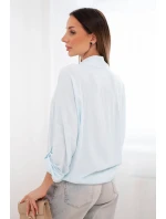 Dámská košile s model 22018648 ozdobnými knoflíky a límečkem modrá - K-Fashion Dámská košile s model 22018648 ozdobnými knoflíky a límečkem modrá - K-Fashion