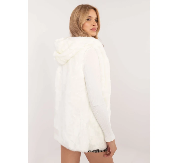 Kamizelka AT KZ model 20608922 ecru - FPrice Kamizelka AT KZ model 20608922 ecru - FPrice