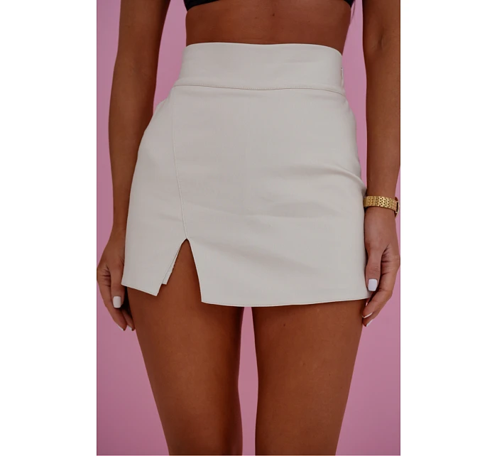 Kraťasy s sukňovou dolní částí model 225754 LaBalancia