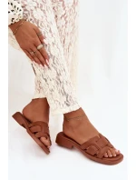 Dámské pantofle na plochém podpatku Camel model 21900529 - Boto Dámské pantofle na plochém podpatku Camel model 21900529 - Boto