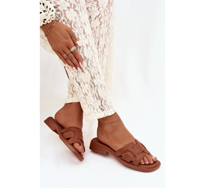 Dámské pantofle na plochém podpatku Camel model 21900529 - Boto Dámské pantofle na plochém podpatku Camel model 21900529 - Boto