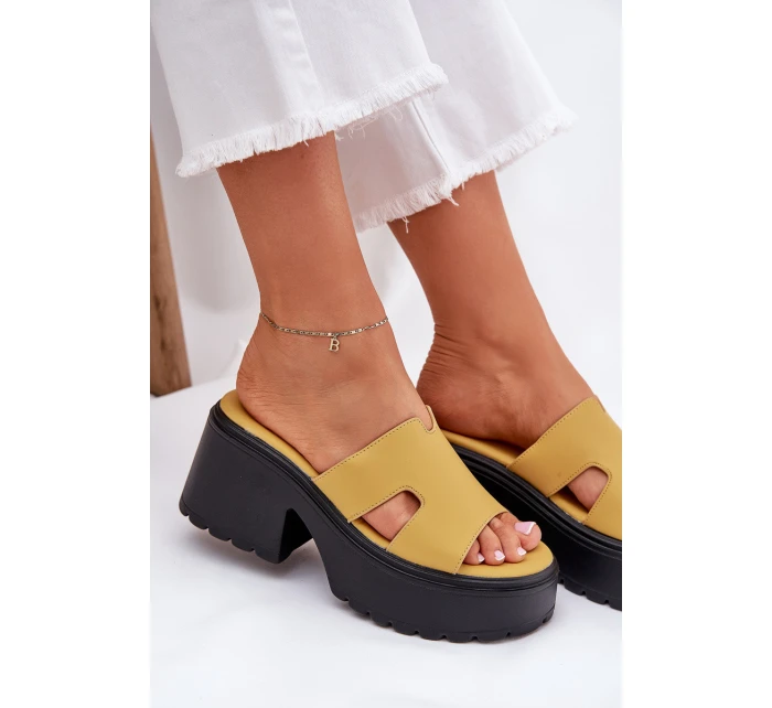 Dámské Pantofle Na Platformě A Podpatku Žluté model 21687111 - Boto Dámské Pantofle Na Platformě A Podpatku Žluté model 21687111 - Boto