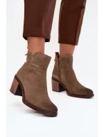 Dámské kotníkové boty z přírodního semiše na sloupku vyhřívané model 21712763 khaki - SERGIO LEONE Dámské kotníkové boty z přírodního semiše na sloupku vyhřívané model 21712763 khaki - SERGIO LEONE