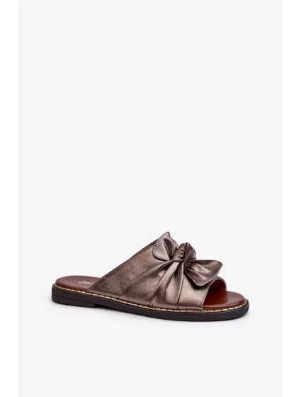 Dámské měděné pantofle na plochém podpatku Nelvira Dámské měděné pantofle na plochém podpatku Nelvira